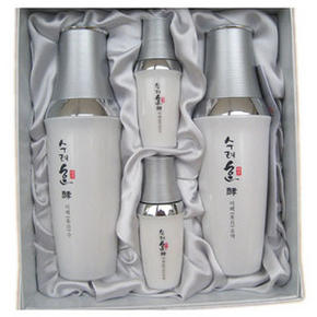 秀丽韩酵纯美润白2件套300ml礼盒(进口)